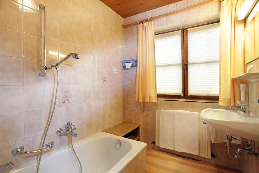 Pension Maria Rose Kirchberg in Tirol Ruang foto
